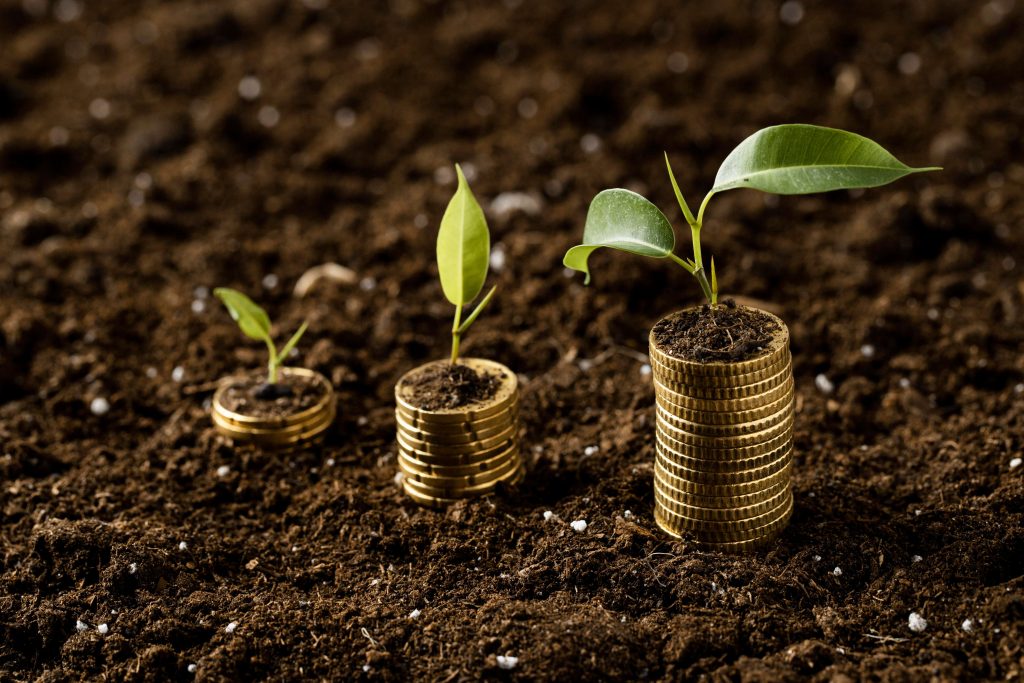Aprender cómo empezar a ahorrar te ayudará a cumplir nuevas metas financieras.